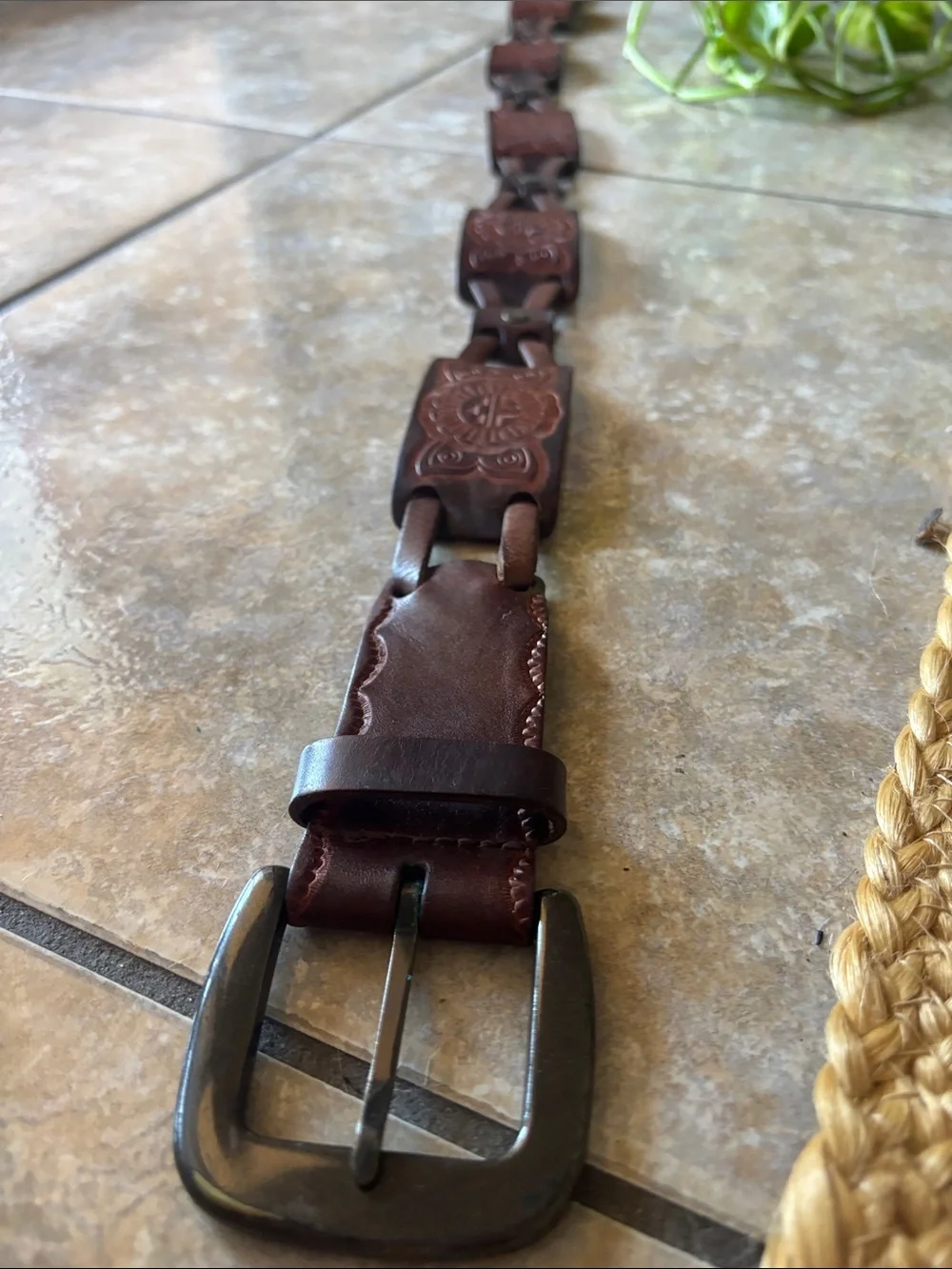 Vintage Fossil Women's Brown Embossed Leather Belt with Antiqued Brass Buckle